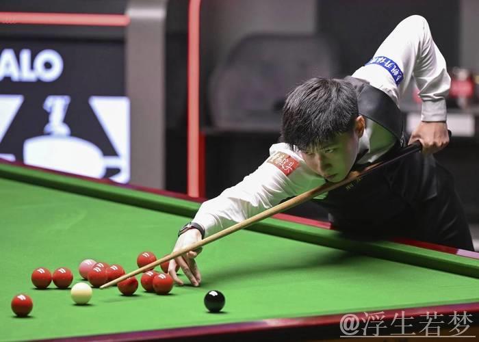 赵心童在斯诺克世锦赛半决赛首阶段与奥沙利文打成4比4平局。